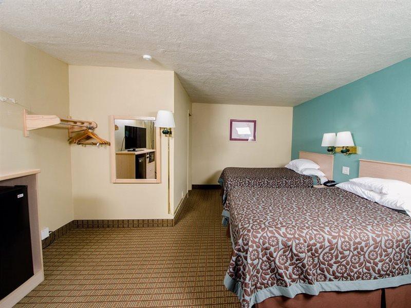 Days Inn By Wyndham Portland Central Екстериор снимка
