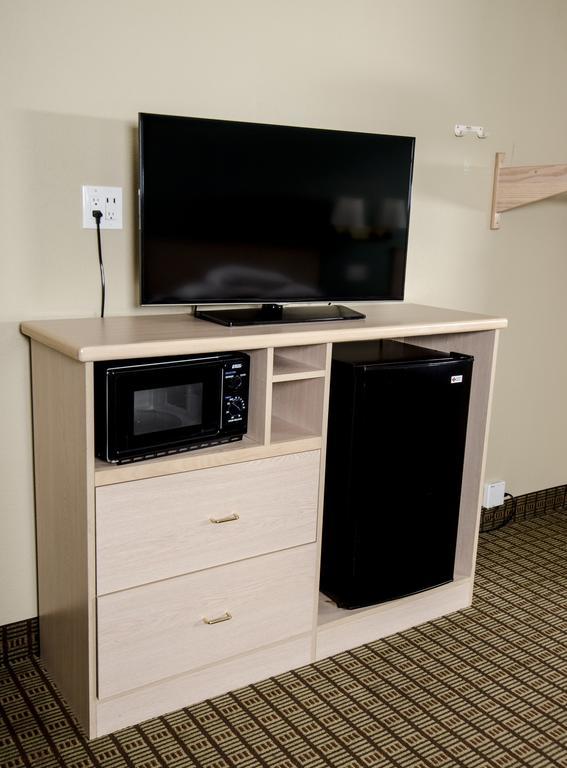Days Inn By Wyndham Portland Central Екстериор снимка