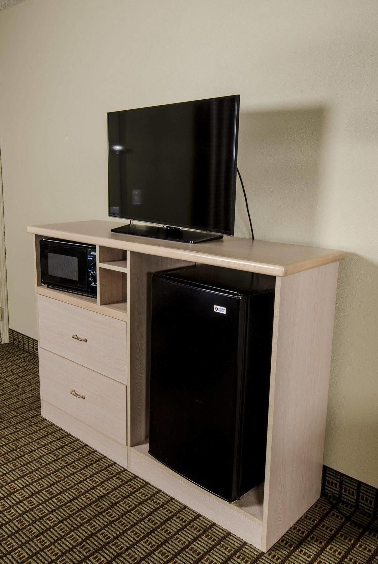 Days Inn By Wyndham Portland Central Екстериор снимка